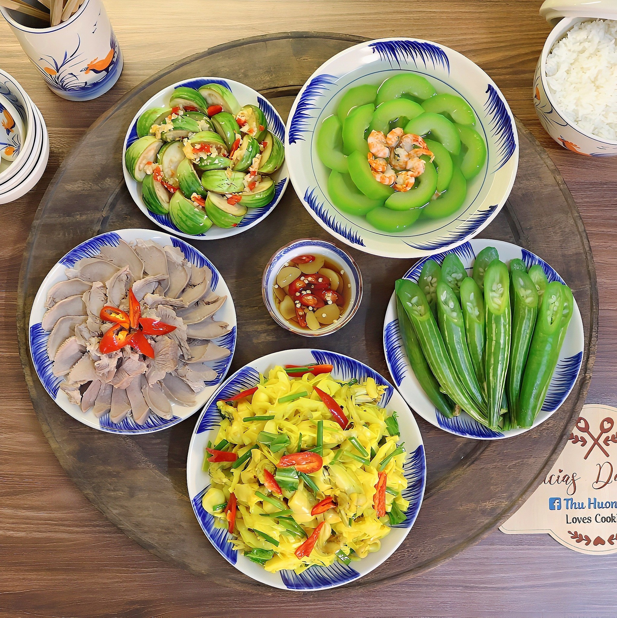 Mâm cơm 1
