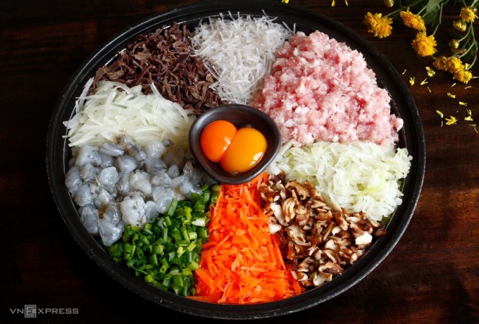 Nhân nem khô ráo .