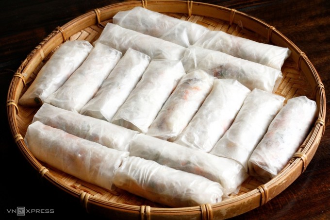 Gói nem vừa vặn, đều nhau.