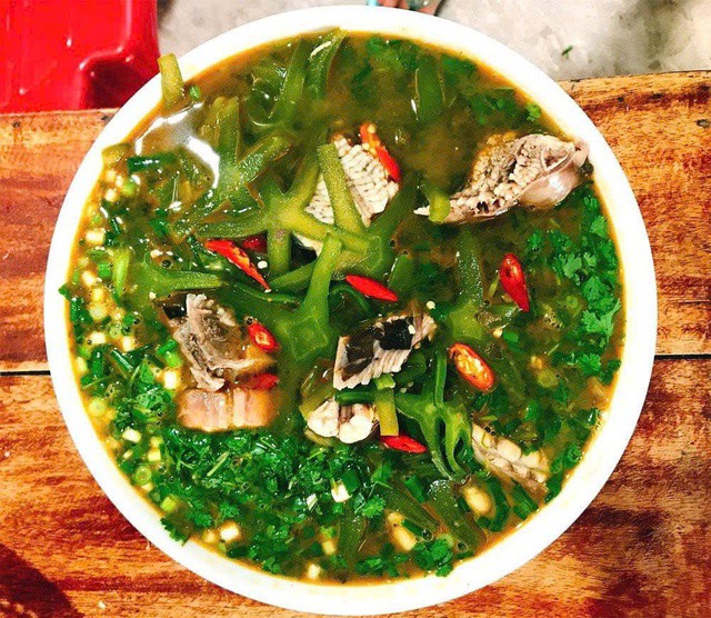 Sự kết hợp của những sản vật địa phương tạo nên món ăn thơm ngon, độc lạ.