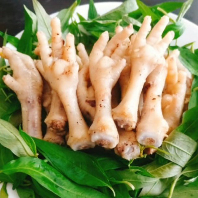 Chân gà hấp rau răm thơm ngon, mềm ngọt