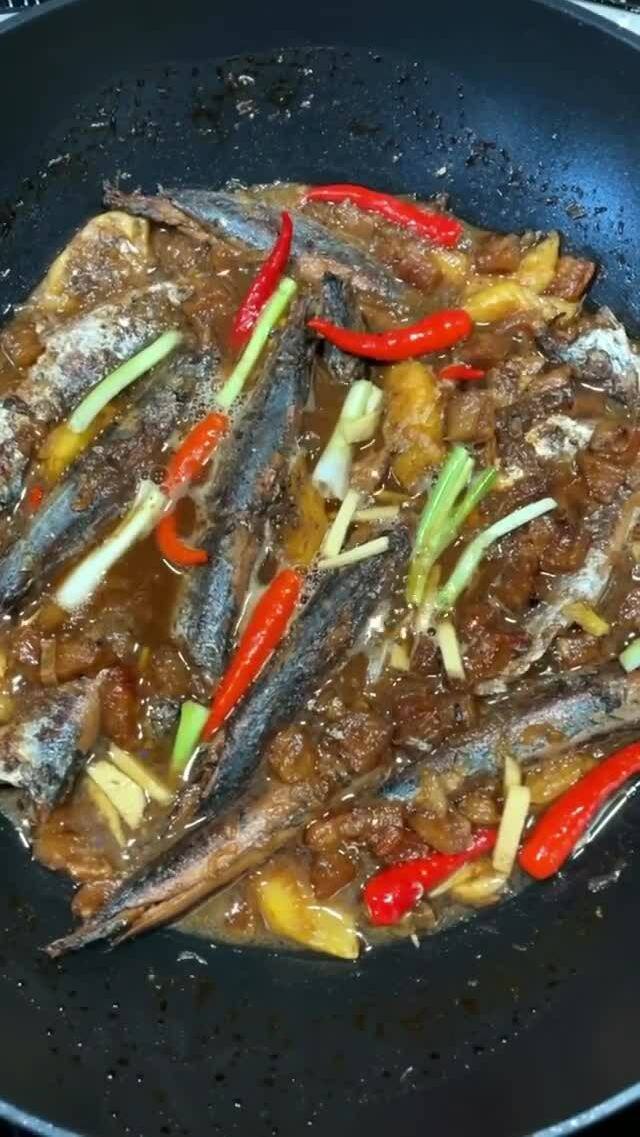 Tóc Tiên và món cá kho độc đáo cùng rau diếp cá: Bí quyết cho sức khỏe tuyệt vời - 4