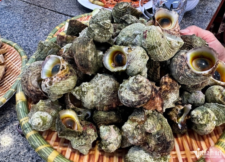 Ốc cừ luộc là cách chế biến đơn giản nhưng giữ được hương vị