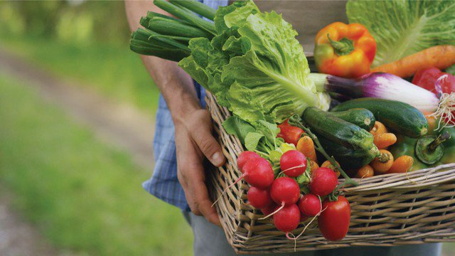 6 bí quyết giúp rau luộc luôn xanh tươi và giòn ngon - 1