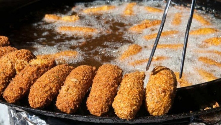 8 Bí Quyết Để Món Chiên Không Bị Bắn Dầu Và Giòn Rụm Lâu - 3