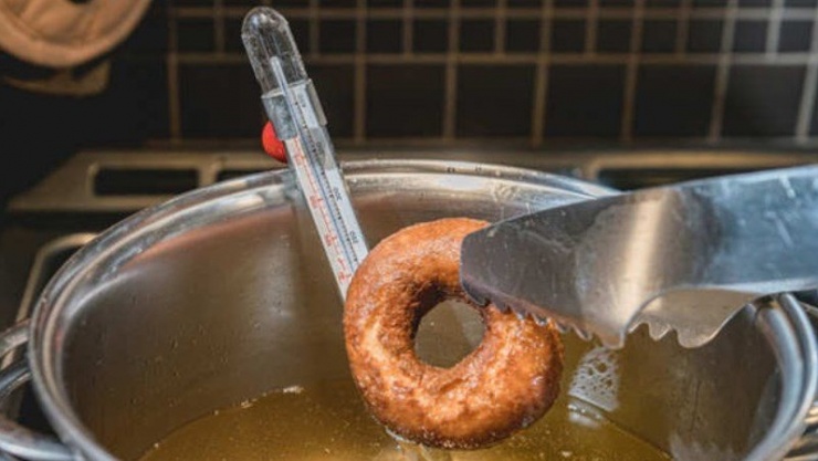 8 Bí Quyết Để Món Chiên Không Bị Bắn Dầu Và Giòn Rụm Lâu - 7