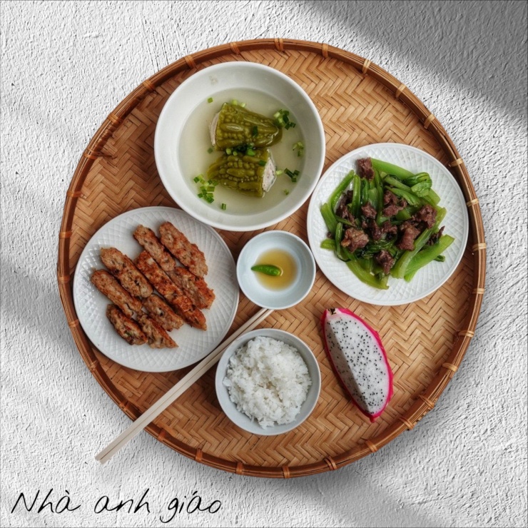 Mâm cơm ngon giúp duy trì lối sống lành mạnh.