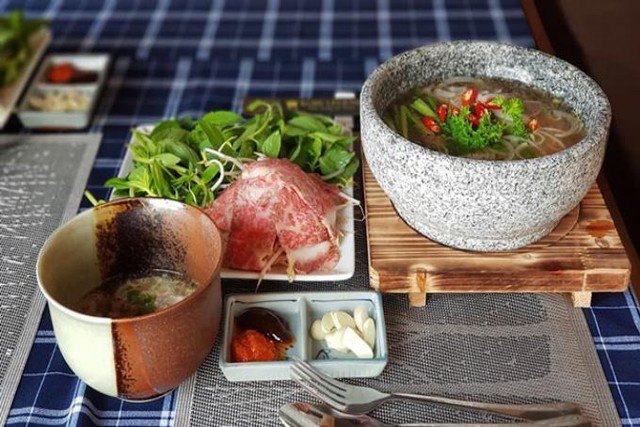 Có Nên Vắt Chanh Khi Ăn Phở? Khám Phá Cách Thưởng Thức Phở Của Người Hà Nội - 5