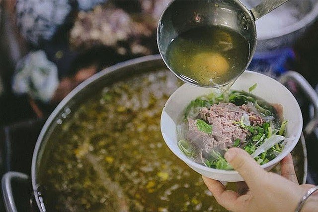 Có Nên Vắt Chanh Khi Ăn Phở? Khám Phá Cách Thưởng Thức Phở Của Người Hà Nội - 8