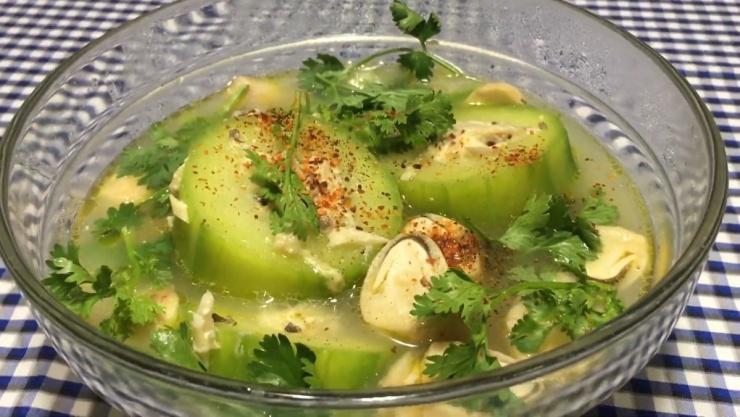 Canh bí đao nấm rơm