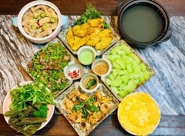 Mâm cơm đậm chất Việt giữa lòng Mỹ của gia đình nữ diễn viên nổi tiếng