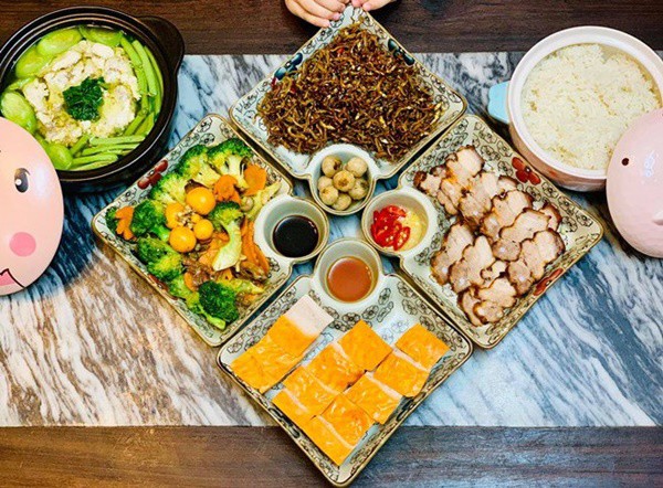 Mâm cơm đậm chất Việt giữa lòng Mỹ của gia đình nữ diễn viên nổi tiếng