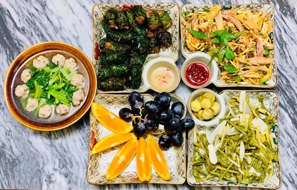 Mâm cơm đậm chất Việt giữa lòng Mỹ của gia đình nữ diễn viên nổi tiếng