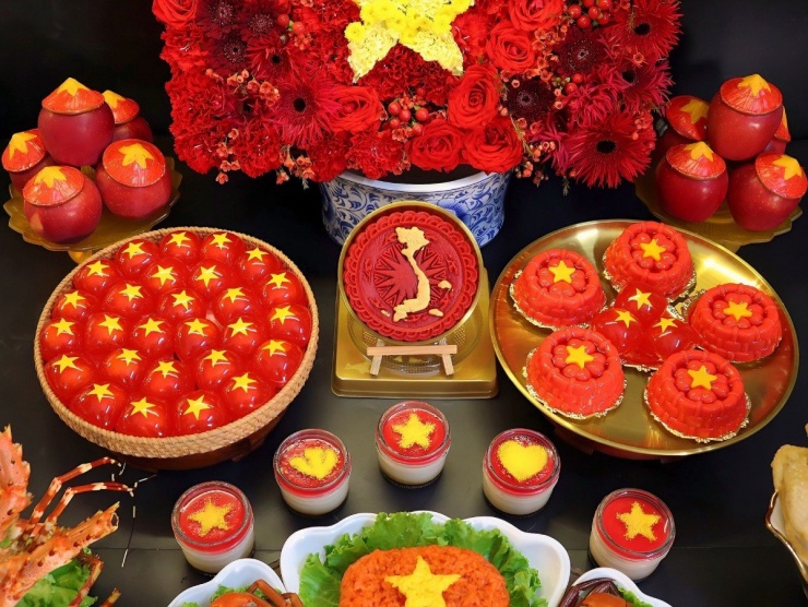 Món mặn và món ngọt đan xen. Ảnh: Vũ Thu Hương