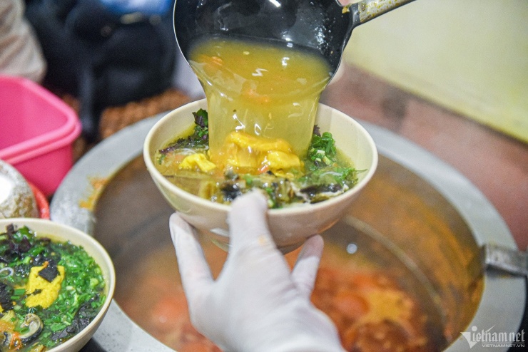 Bún Ốc Nổi Tiếng Tại Ngõ Đồng Xuân