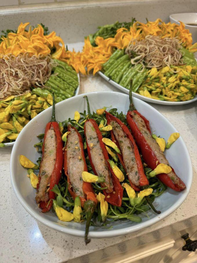 Nàng dâu triệu đô Tăng Thanh Hà khoe tài nấu món cao lầu đặc sản - 14