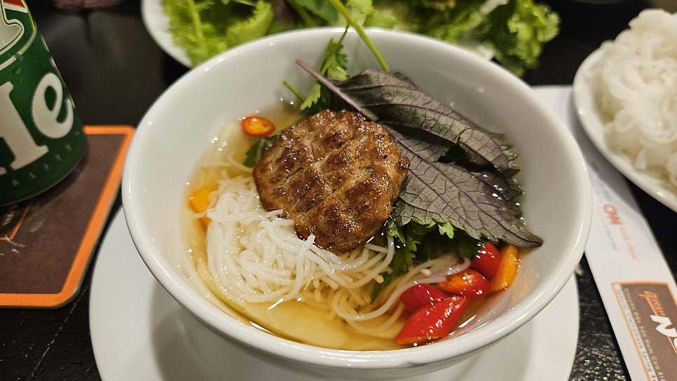 Món đặc sản Hà Nội khiến du khách Hàn Quốc luôn thèm nhớ - 1