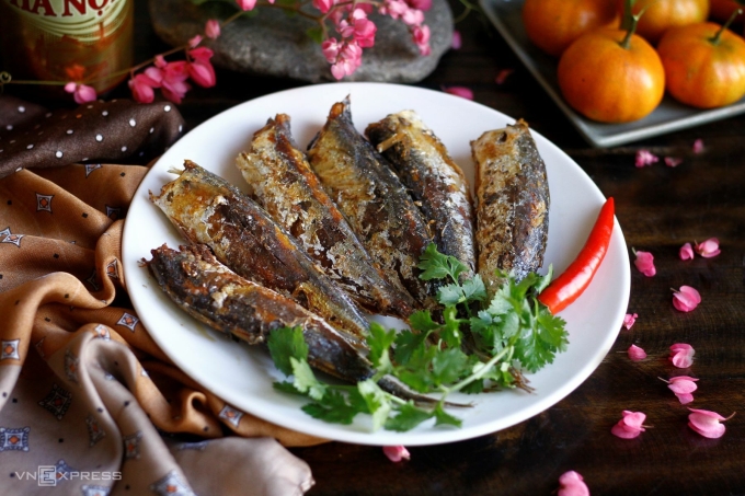 Món ăn dễ tích trữ mùa mưa bão