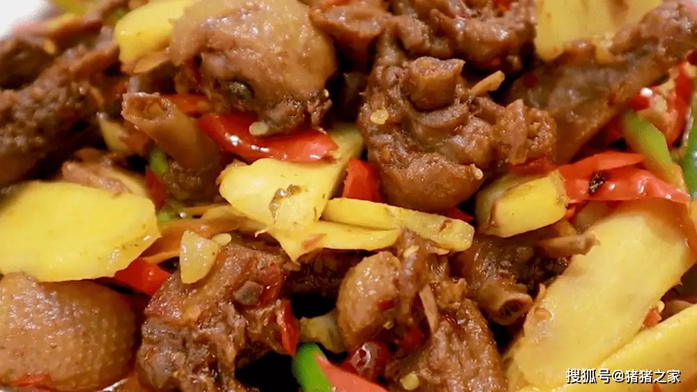Nêm nếm gia vị và hoàn thiện món ăn.
