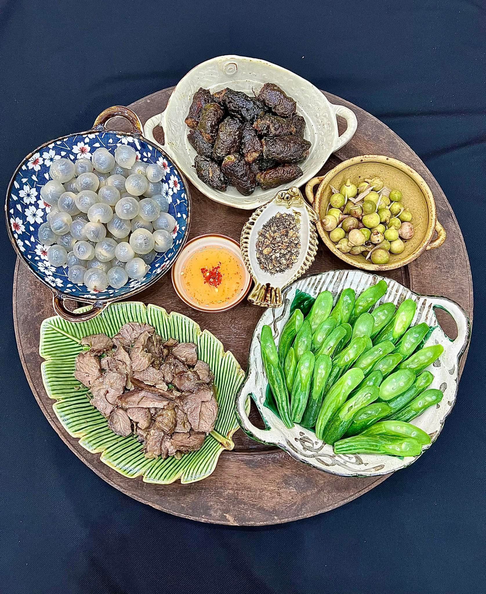 Chả lá lốt - Nọng heo nướng - Lặc lè luộc