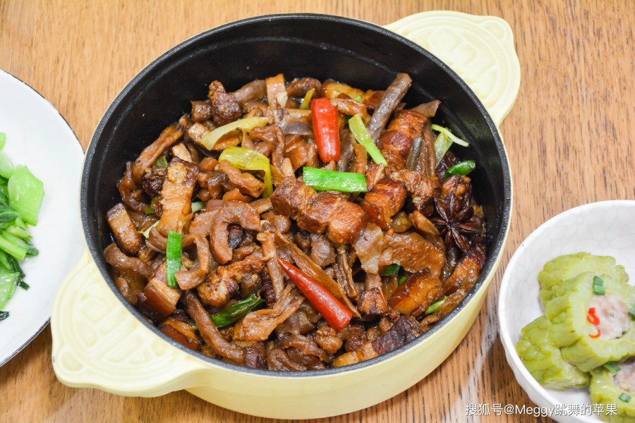 Thịt ba chỉ kho củ cải khô