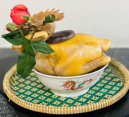 Mẹo luộc gà không bị thâm cổ