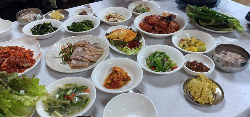 Mâm cơm truyền thống Hàn Quốc khiến người lười rửa bát “chạy mất dép” - 8