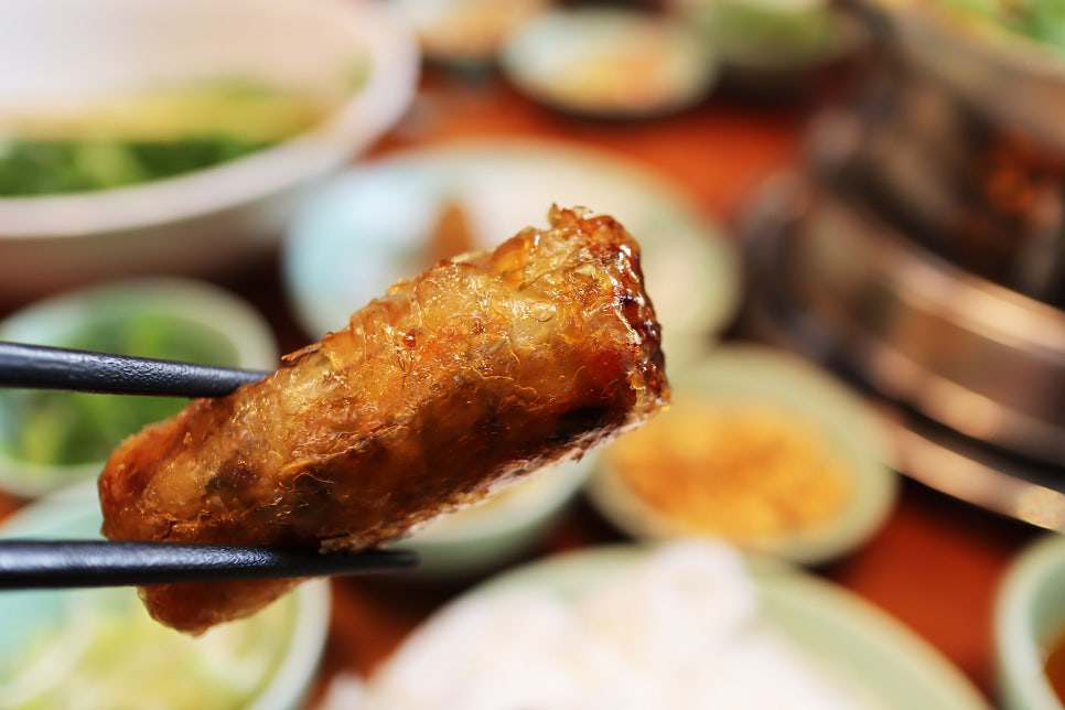 Khách Hàn Say Đắm Hà Nội Qua Món Chả Cá Nổi Tiếng - 7